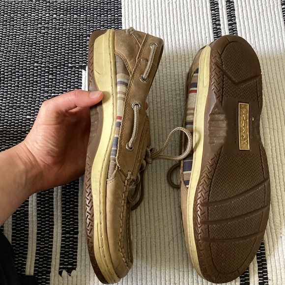 Tan Sperry Topsiders - Picture 3 of 4